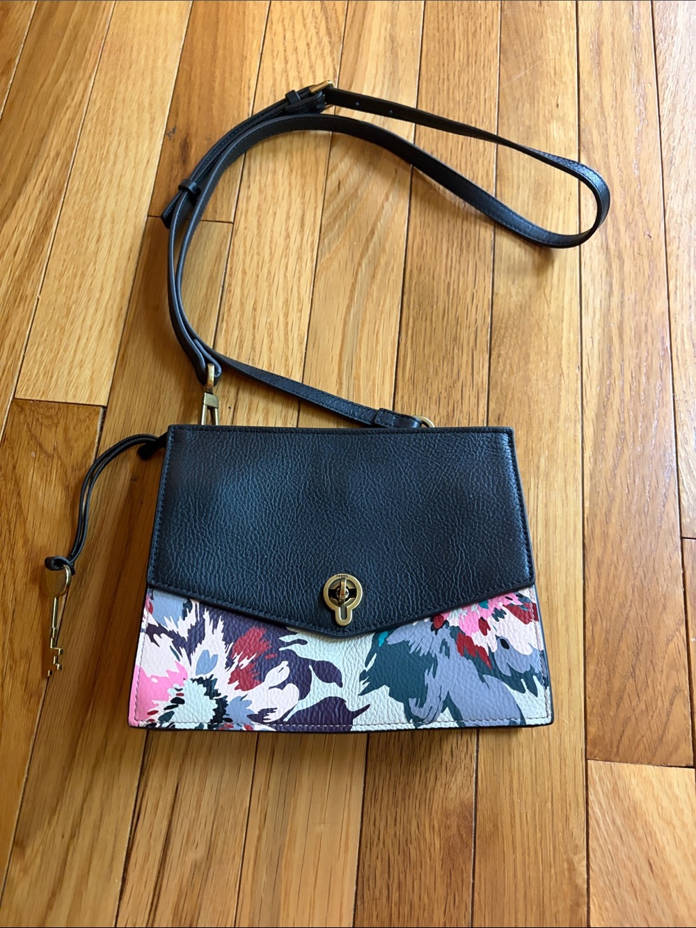 Fossil Stevie Black Leather Flap Crossbody with Multicolor Floral Print